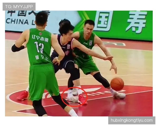 折射手球判罚到底算不算犯规？裁判标准大揭秘